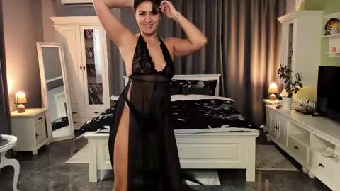 Snapshot of arianasage_ chatting on 10.12.25 Ana online show from 10.12.25