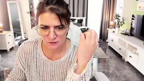 Snapshot of arianasage_ chatting on 10.31.25 Ana online show from 10.31.25