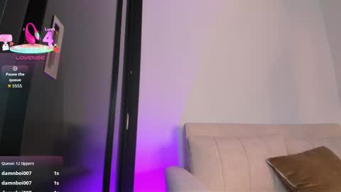 Snapshot of arianna_0 chatting on 09.24.25 arianna_0 online show from 09.24.25