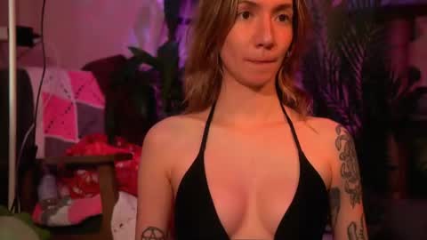 Snapshot of arianna_richi chatting on 06.18.26 Olivka online show from 06.18.26