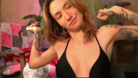 Snapshot of arianna_richi chatting on 06.19.26 Olivka online show from 06.19.26