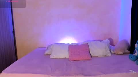 ariannacolins online show from 09.30.25