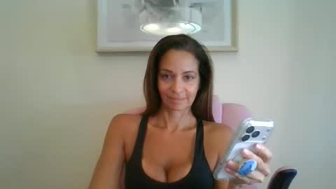 Snapshot of ariannaxoo chatting on 06.10.26 ariannaxoo online show from 06.10.26