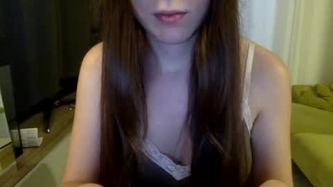 Snapshot of ariasilverstone chatting on 06.17.26 ariasilverstone online show from 06.17.26