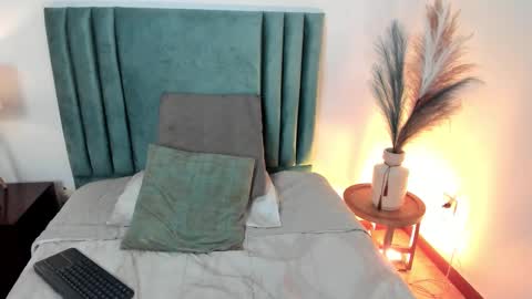 AriaSkyy  online show from 03.04.25