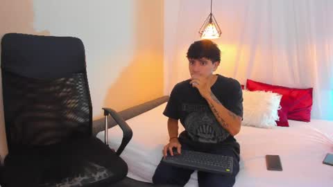 Snapshot of ariblake chatting on 06.10.26 Ari and Aiden online show from 06.10.26