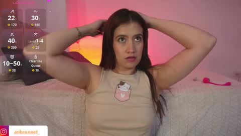 Snapshot of aribrunnet_ chatting on 01.09.26 Ari Just Ari online show from 01.09.26