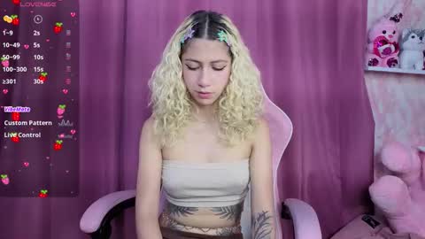 Ari Bunnie  online show from 11.08.25