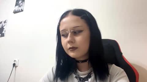 Snapshot of aricacolgrove chatting on 10.08.25 La online show from 10.08.25