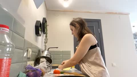 Snapshot of ariehamalainen chatting on 07.12.26 Mia online show from 07.12.26