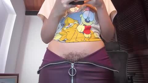 Snapshot of ariel_pinkdiamond chatting on 10.10.25 Ariel Pink Diamond online show from 10.10.25