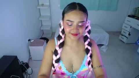 Snapshot of ariel_princess02 chatting on 02.20.25 daniella online show from 02.20.25