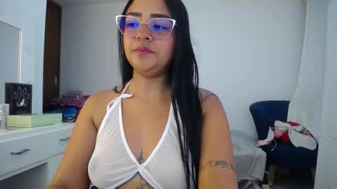 Snapshot of ariel_princess02 chatting on 09.11.25 daniella online show from 09.11.25