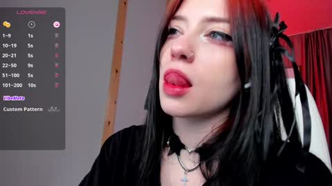 Snapshot of arielabradberry chatting on 12.11.24 Ariel online show from 12.11.24