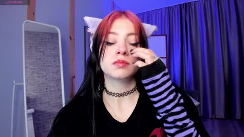 Snapshot of arielabradberry chatting on 01.09.25 Ariel online show from 01.09.25