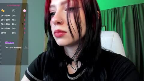 Snapshot of arielabradberry chatting on 01.28.25 Ariel online show from 01.28.25