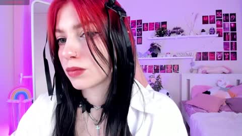 Snapshot of arielabradberry chatting on 02.08.25 Ariel online show from 02.08.25