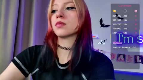 Snapshot of arielabradberry chatting on 10.27.25 Ariel online show from 10.27.25