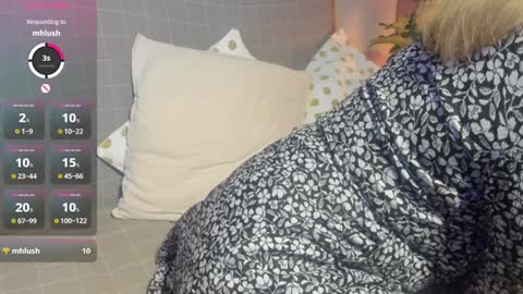 Snapshot of arielbelli chatting on 01.02.25 Ariel online show from 01.02.25