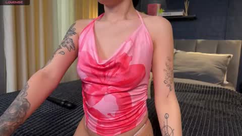 Snapshot of arielfrey chatting on 11.13.25 My name is Ariel and ITS MY FIRST DAY online show from 11.13.25