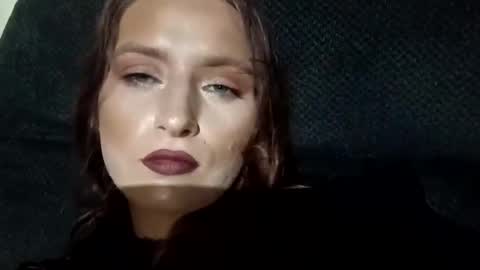 Snapshot of ariellaboxxx98 chatting on 10.08.25 ariellaboxxx98 online show from 10.08.25