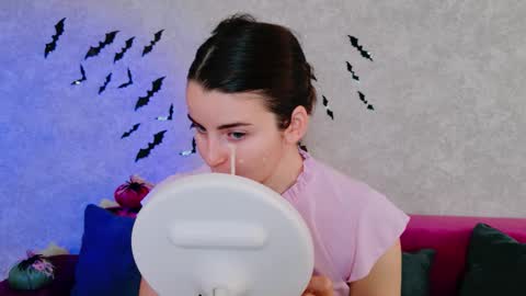 arielstonks_lovee online show from 10.14.25