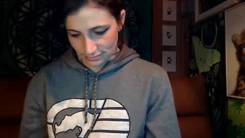 ariel  colin when hes here online show from 12.17.24