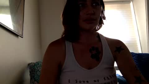 Snapshot of arielwyld chatting on 10.05.25 ariel colin when hes here online show from 10.05.25