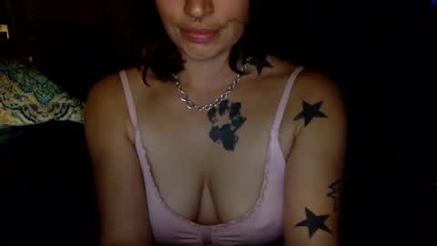 Snapshot of arielwyld chatting on 11.05.25 ariel colin when hes here online show from 11.05.25