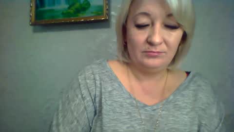 Snapshot of arielxloveresss chatting on 10.28.25 ArielXLoveresss online show from 10.28.25