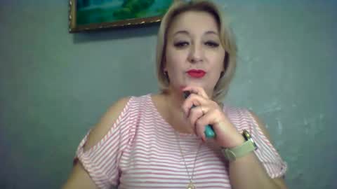 Snapshot of arielxloveresss chatting on 11.17.25 ArielXLoveresss online show from 11.17.25