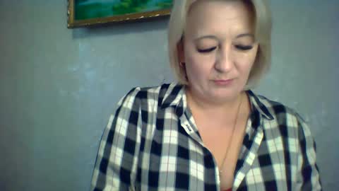 Snapshot of arielxloveresss chatting on 11.24.25 ArielXLoveresss online show from 11.24.25