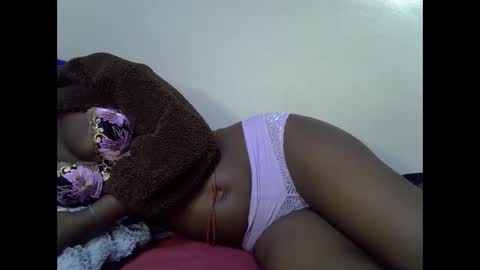 Snapshot of aries_eve chatting on 12.14.25 aries_eve online show from 12.14.25