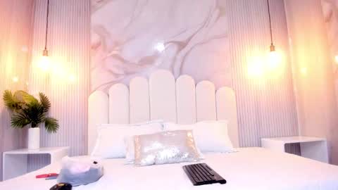 Snapshot of arietta_skinny chatting on 02.04.26 Arietta online show from 02.04.26