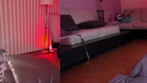 Snapshot of ariianabaker chatting on 01.06.25 Arianna online show from 01.06.25