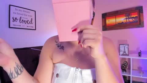 Snapshot of ariianabaker chatting on 02.12.25 Arianna online show from 02.12.25