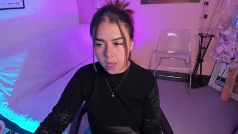 Snapshot of ariianabaker chatting on 09.25.25 Arianna online show from 09.25.25