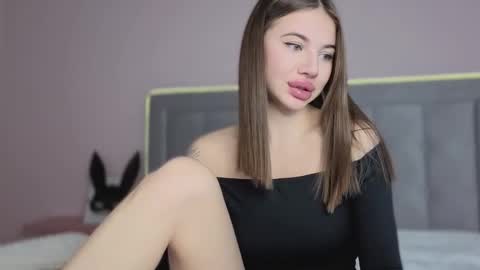 Snapshot of arimilas chatting on 10.13.25 arimilas online show from 10.13.25