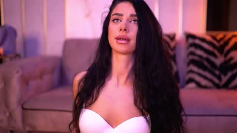 Arina online show from 10.27.25