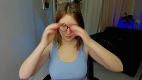 Snapshot of arizzzona_baby chatting on 10.18.25 Arizona online show from 10.18.25