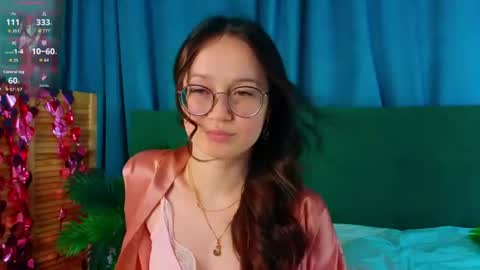Snapshot of arlengross chatting on 07.16.26 Bella3 online show from 07.16.26