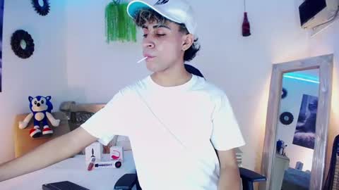 Snapshot of armondx_parkr chatting on 02.01.25 armond online show from 02.01.25