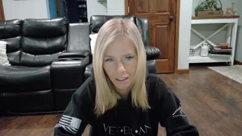 Samantha - Sammie online show from 02.14.25