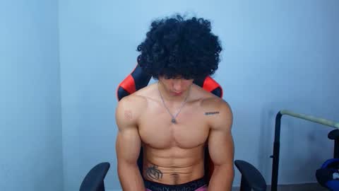 Snapshot of arnold_black69 chatting on 09.23.25 arnold black online show from 09.23.25