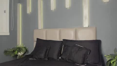 Arohom Lester online show from 12.01.25