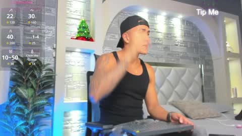 Snapshot of aron_bolt chatting on 12.31.24 ARON BOLT online show from 12.31.24