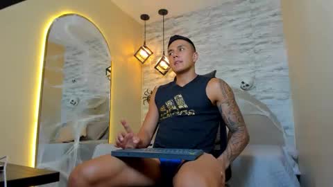 Snapshot of aron_bolt chatting on 10.16.25 ARON BOLT online show from 10.16.25