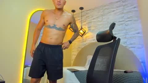 ARON BOLT online show from 11.04.25