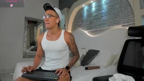 ARON BOLT online show from 01.11.26