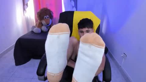 Snapshot of aron_boyy chatting on 02.16.26 Aaron online show from 02.16.26